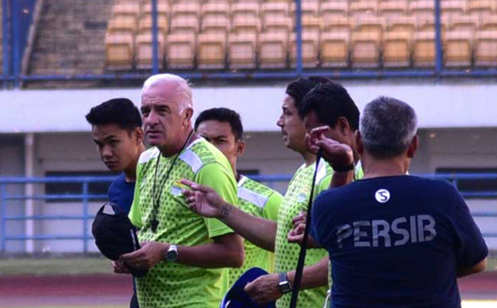 pelatih persib bandung mario gomez