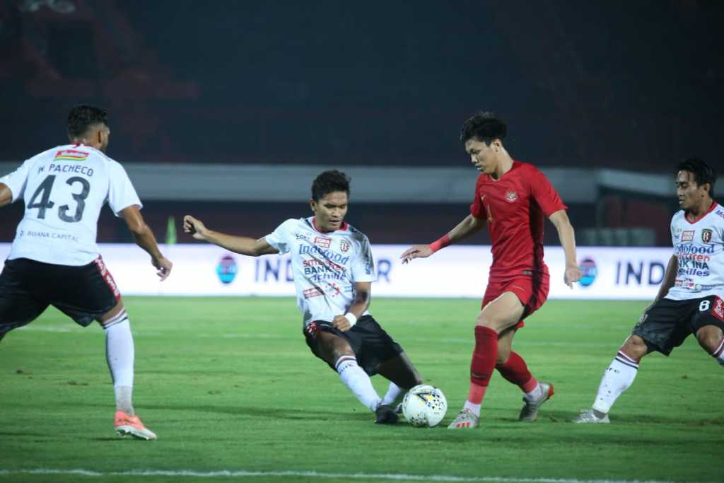 foto bali united vs timnas u23