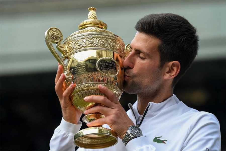 foto novak djokovic juara wimbledon 2019