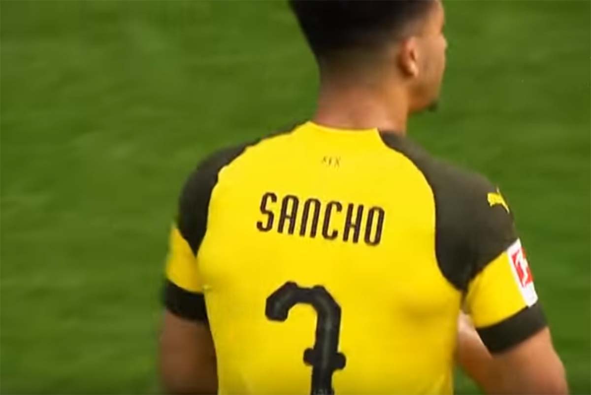 Jadon Sancho Beri Kode Untuk Bergabung Dengan Manchester United