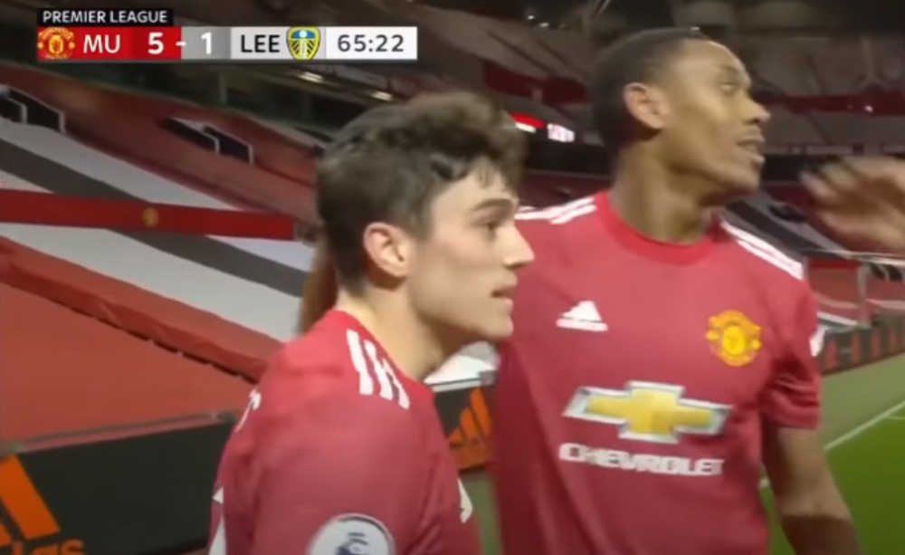 Daniel James Dapatkan Selamat Dari Anthony Martial Usai Cetak Gol Ke Gawang Leeds United Di Pertandingan MU Vs Leeds