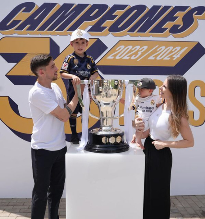 Profil Mina Bonino, Istri Federico Valverde