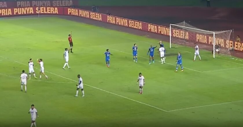 Preview dan Prediksi Skor Pertandingan Persik vs Persib: Pertarungan Sengit di Brawijaya