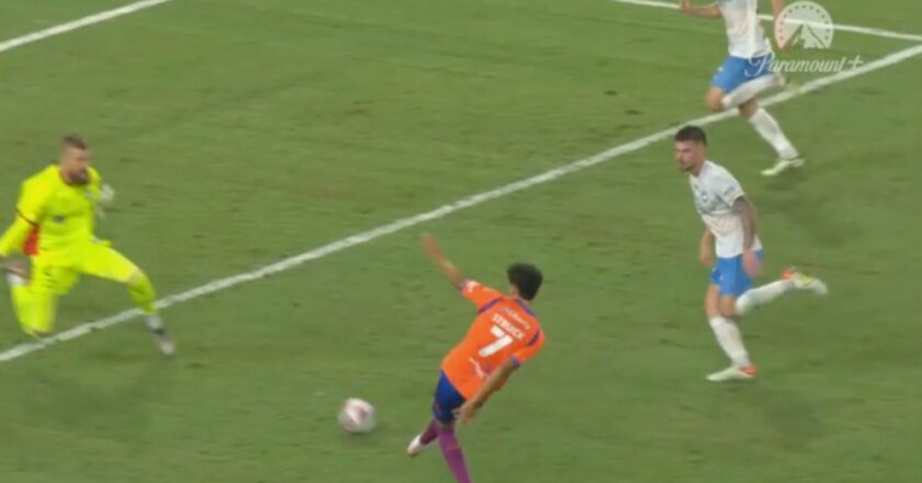 Gol Rafael Struick Tak Cukup untuk Selamatkan Brisbane Roar dari Kekalahan Melawan Sydney FC