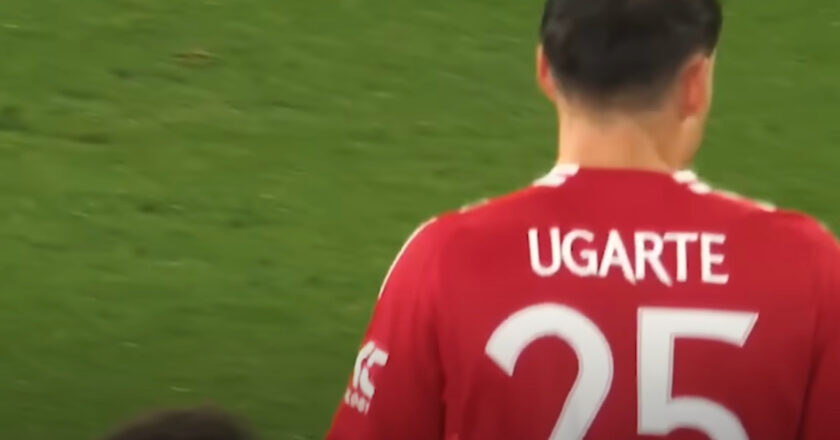 Van Nistelrooy Yakin Masa Depan Cerah Menanti Ugarte di Manchester United