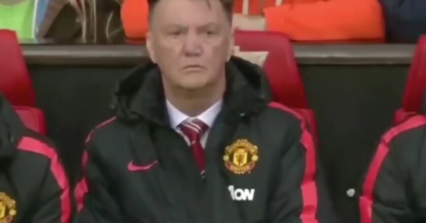 Louis Van Gaal Tak Akan Latih Timnas Indonesia