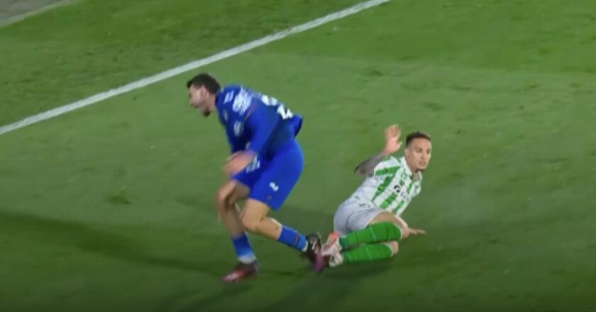 Antony Dikartu Merah di Menit Akhir, Bakalan Absen Lawan Real Madrid