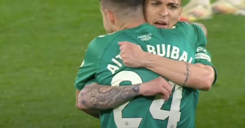 Real Betis Kalahkan Real Sociedad 3-0: Antony Bersinar, Marc Roca Cetak Brace