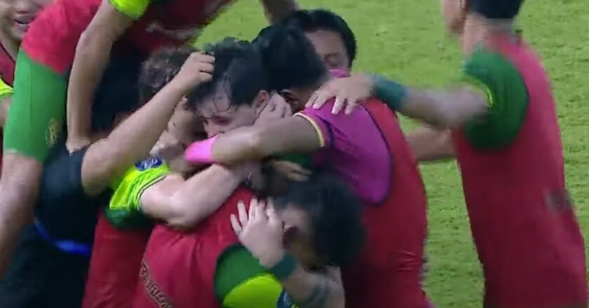 Hasil Persebaya vs Persib: Persebaya Bungkam Persib 4-1, Dominasi Bajul Ijo di Kandang Sendiri