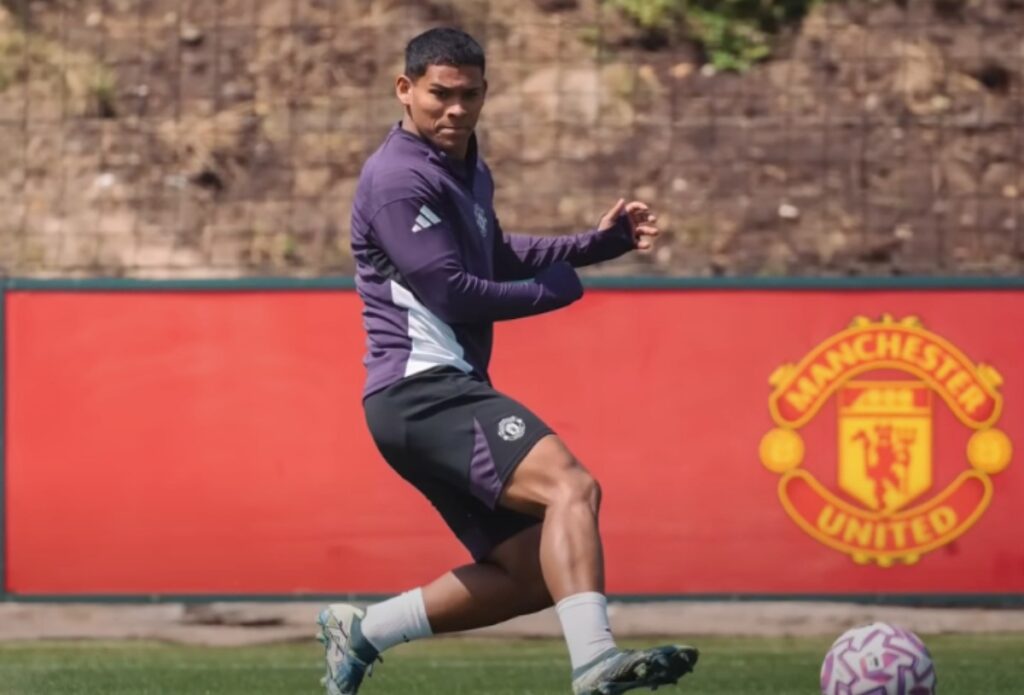 Diego Leon Resmi Pakai Nomor 30 di Manchester United, Siap Tampil Lawan Leeds United
