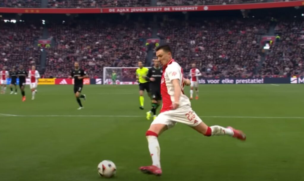 Link Live Streaming Ajax vs Celtic: Duel Adu Serangan Tajam di Como Cup 2025