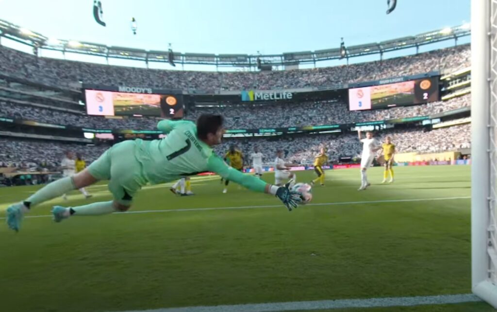Super Save Thibaut Courtois Di Menit Akhir Pertandingan Jaga Hasil Real Madrid vs Borussia Dortmund 3-2
