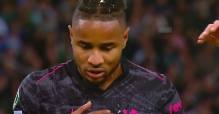 AC Milan Siap Bajak Christopher Nkunku dari Chelsea Jelang Deadline Bursa Transfer