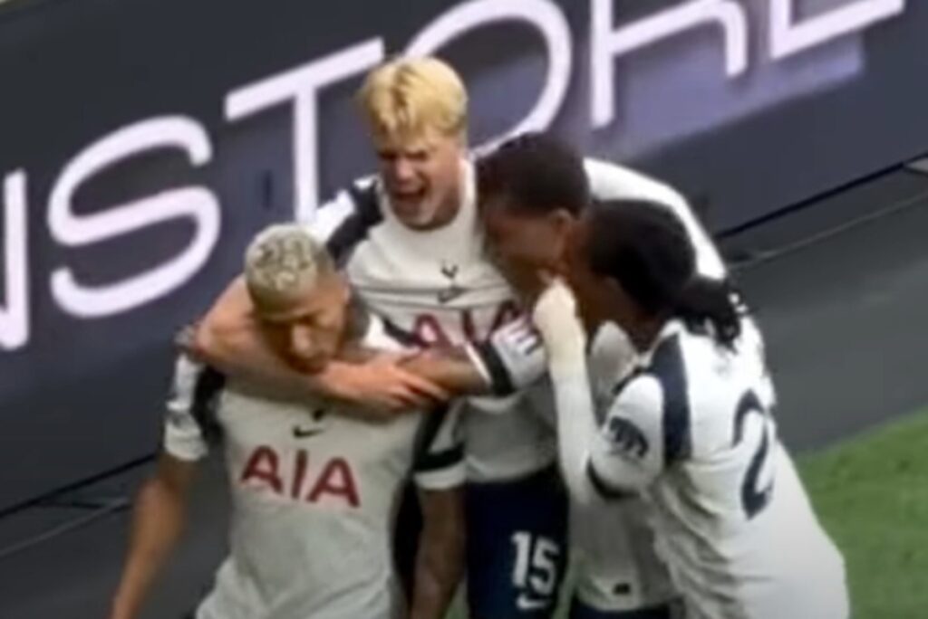 Hasil Tottenham vs Burnley: Richarlison Bersinar, Spurs Menang 3-0