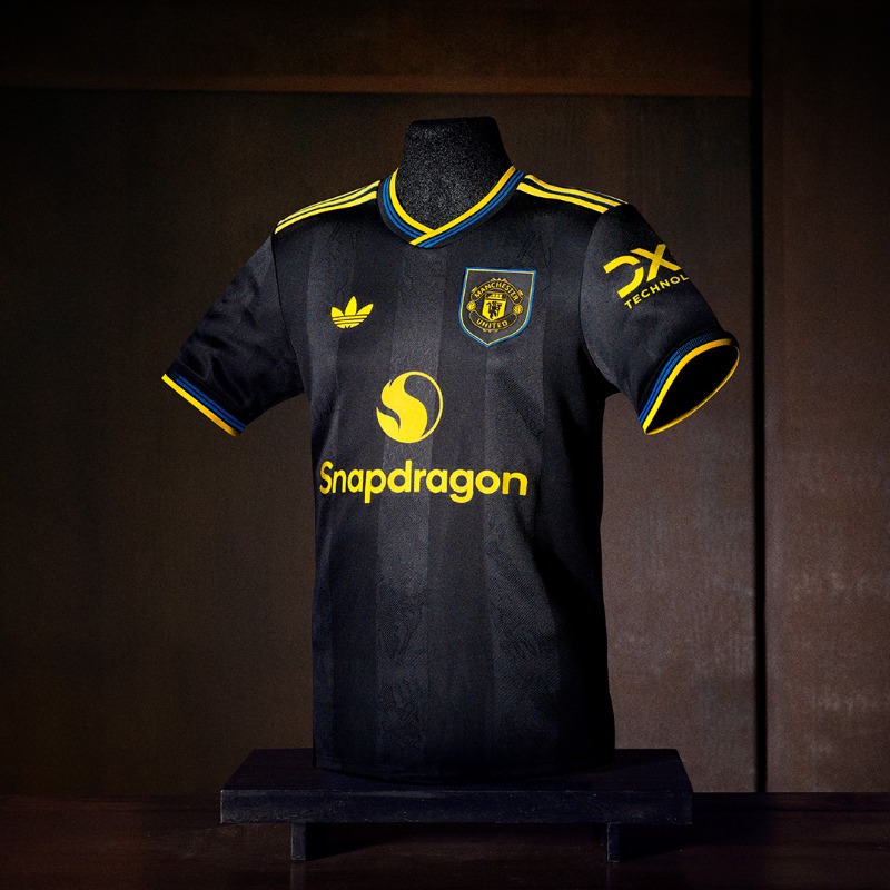 Jersey Manchester United ketiga