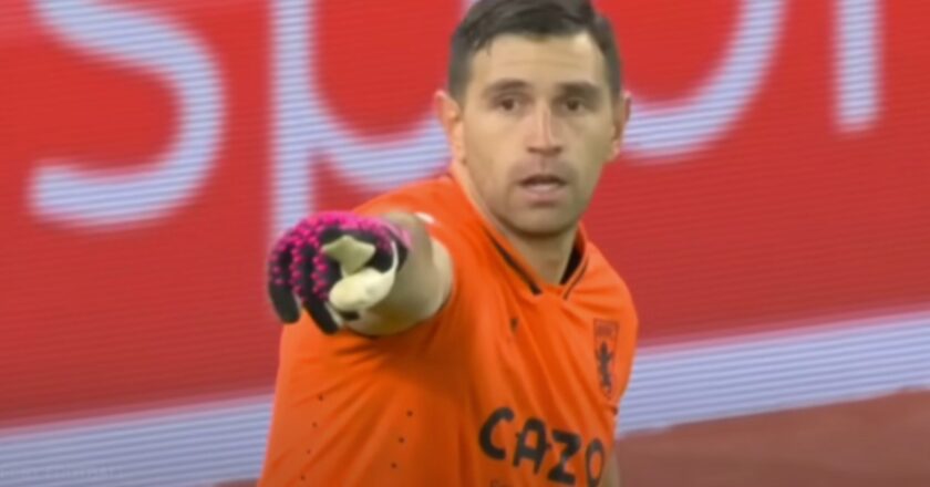 Manchester United Capai Kesepakatan Personal dengan Emiliano Martínez, Dekat ke Old Trafford?