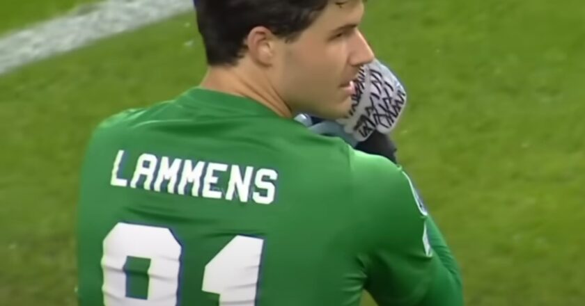 Manchester United Dekat Gaet Kiper Royal Antwerp Senne Lammens, Masa Depan Bayindir di Ujung Tanduk!