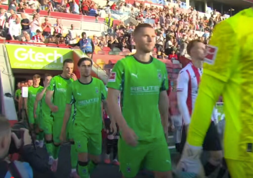 Permainan Kevin Diks Curi Perhatian di Laga Gladbach vs Brentford yang Berakhir Dramatis