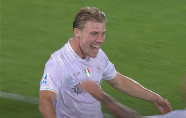 Debut Sensasional! Rasmus Hojlund Cetak Gol dan Bawa Napoli Bekuk Fiorentina 3-1