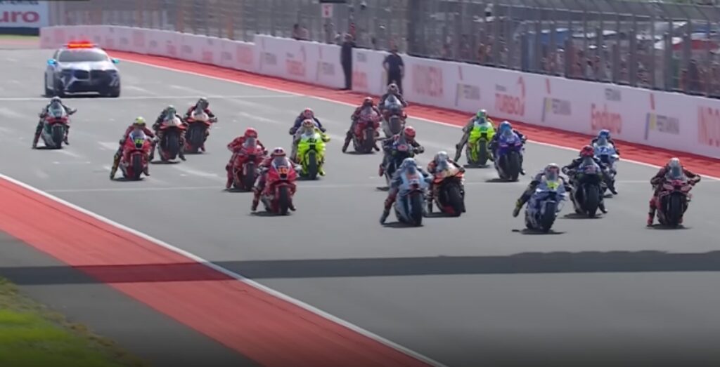 Jadwal MotoGP Mandalika Hari Ini: Rider Parade hingga Race Utama, Siap Panas di Sirkuit Lombok!